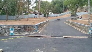 ගාල්ල කරාපිටිය රෝහලට ලගින් ඉඩමක්
