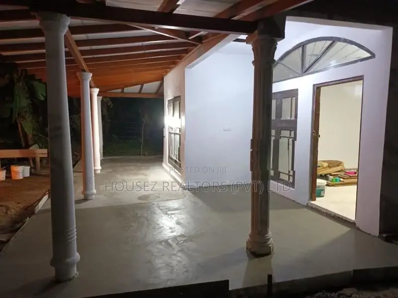 Charming House for Sale In, Kaduwela