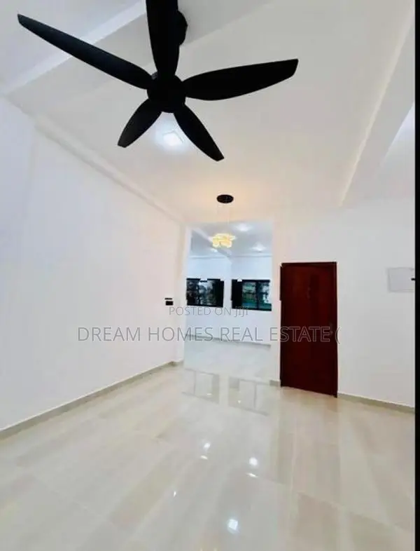 Ultra Modern Brand New House Sale Athurugiriya