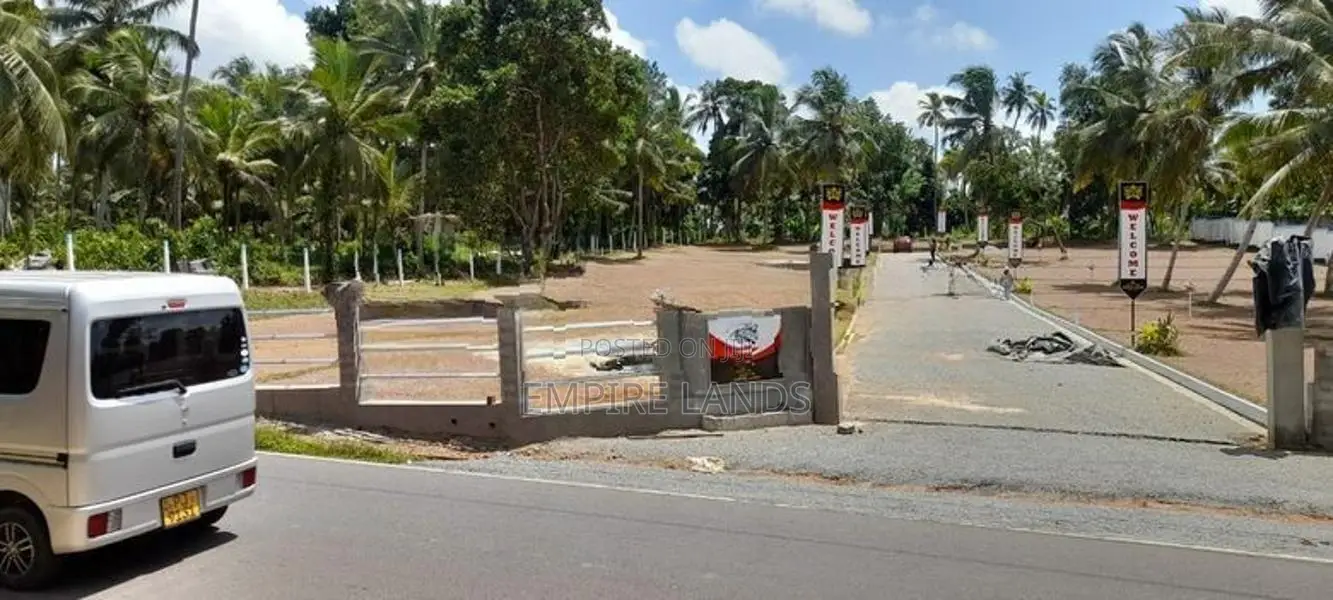 Kandana Luxury Land Plots for Sale Facing Ganemulla Bus Road