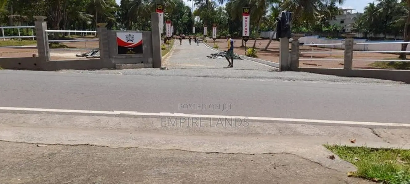 Kandana Bus route 276/376 Land for Sale in Facing to Gampaha RD