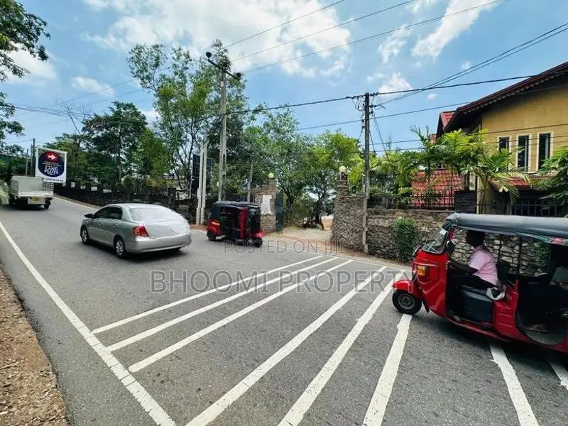 Athurugiriya Wanaguru Mawatha Valuable Land for Sale
