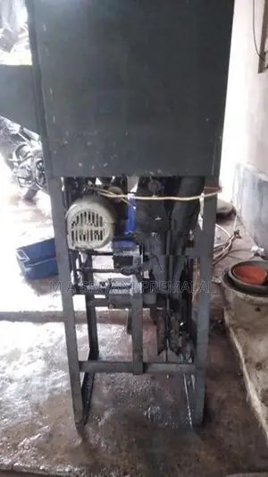 Cashew Cutting Machine