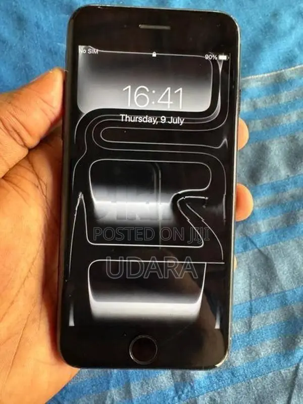 Apple iPhone 7 (Used)