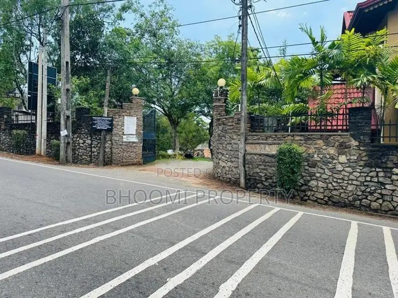 Athurugiriya Wanaguru Mawatha Valuable Land for Sale