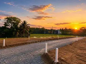 120 බස් පාරට විනාඩි 5 දුරින් අගනා බිම් කොටසක් කහතුඩුවෙන්