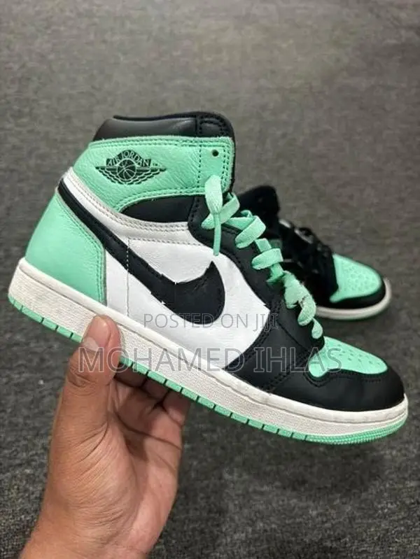 Air Jordan 1 Retro High OG Green Glow