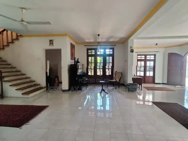 2 Storey House for Rent in Lake Road, Boralesgamuwa- EH372