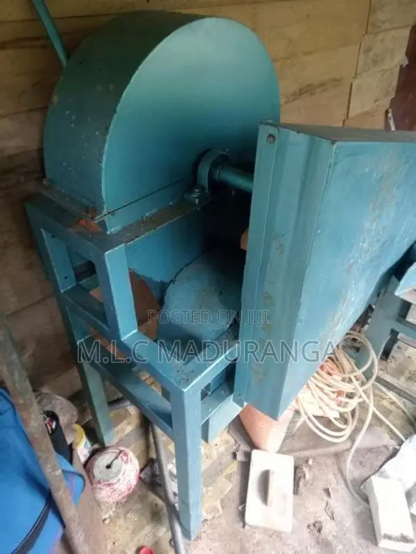 Coconut Husk Cutting Machine