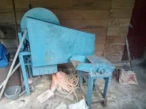 Coconut Husk Cutting Machine