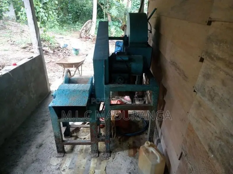 Coconut Husk Cutting Machine