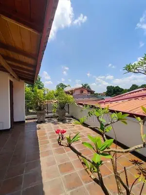 2 Storey House for Rent in Lake Road, Boralesgamuwa- EH372