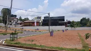Kadawatha Land for Sale
