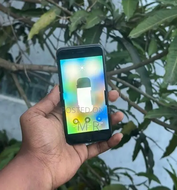 Apple iPhone 8 (Used)