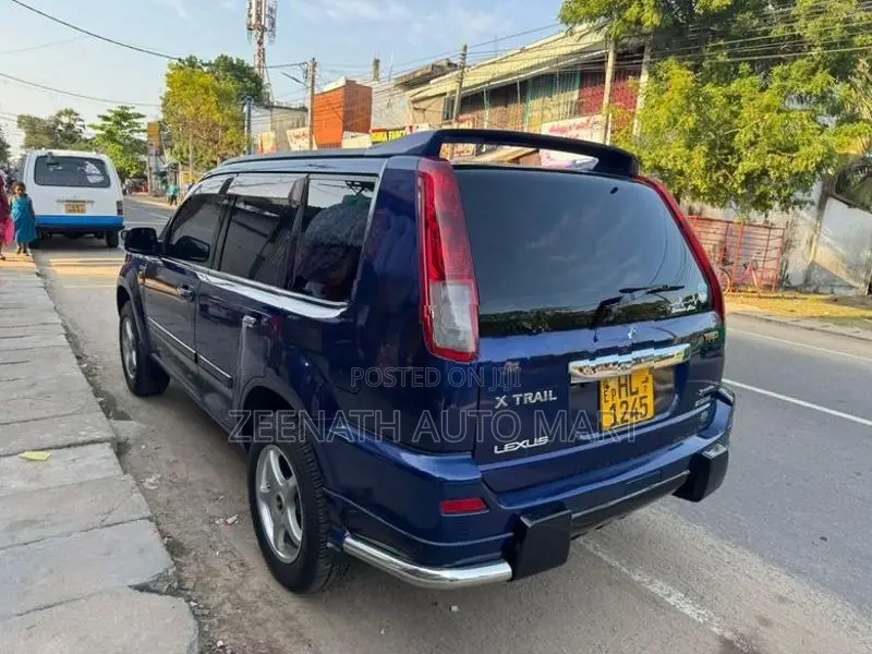 Nissan X-Trail T30 2004