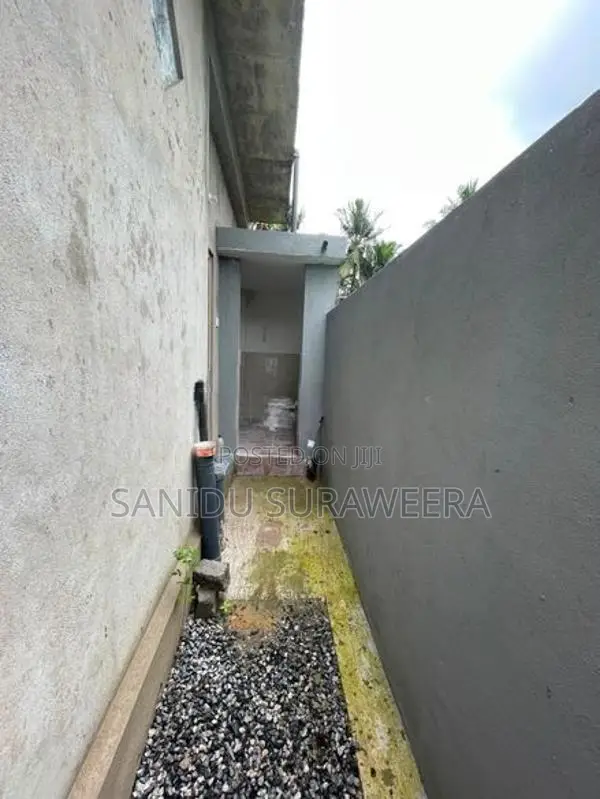 Commercial Shop Space for Rent in Malwana