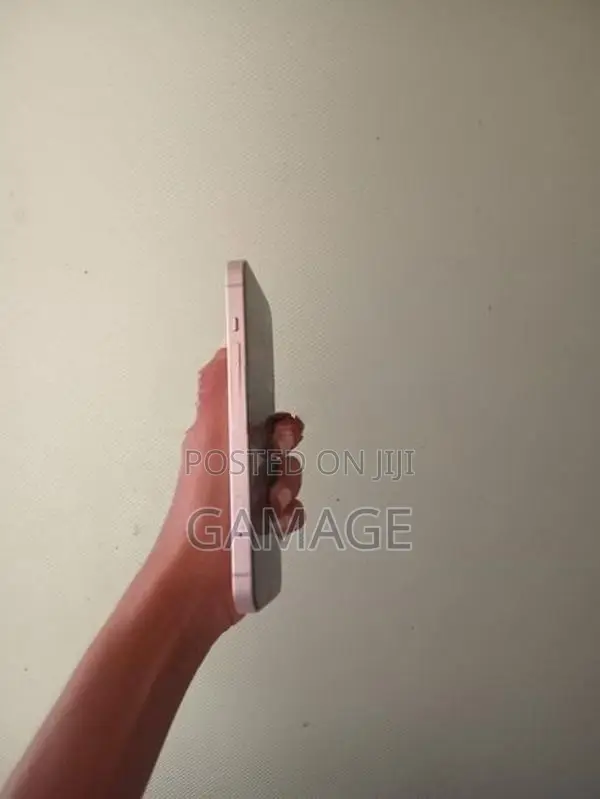 Apple iPhone 13 (Used)