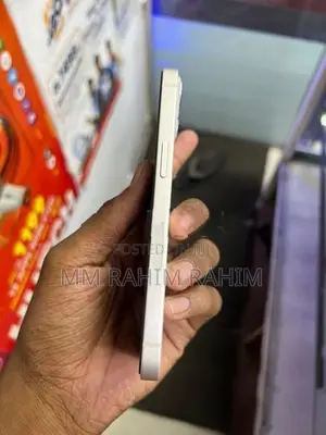 Apple iPhone 13 (Used)