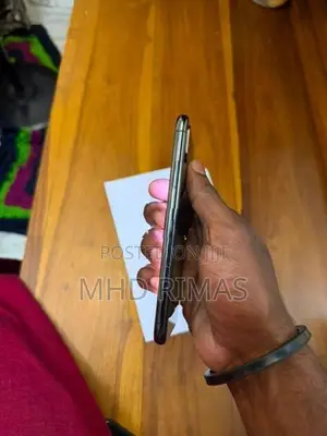 Apple iPhone X (Used)