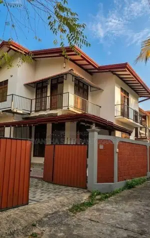 Twin House for Sale in Athurugiriya | 10 Perches 5 Bedrooms