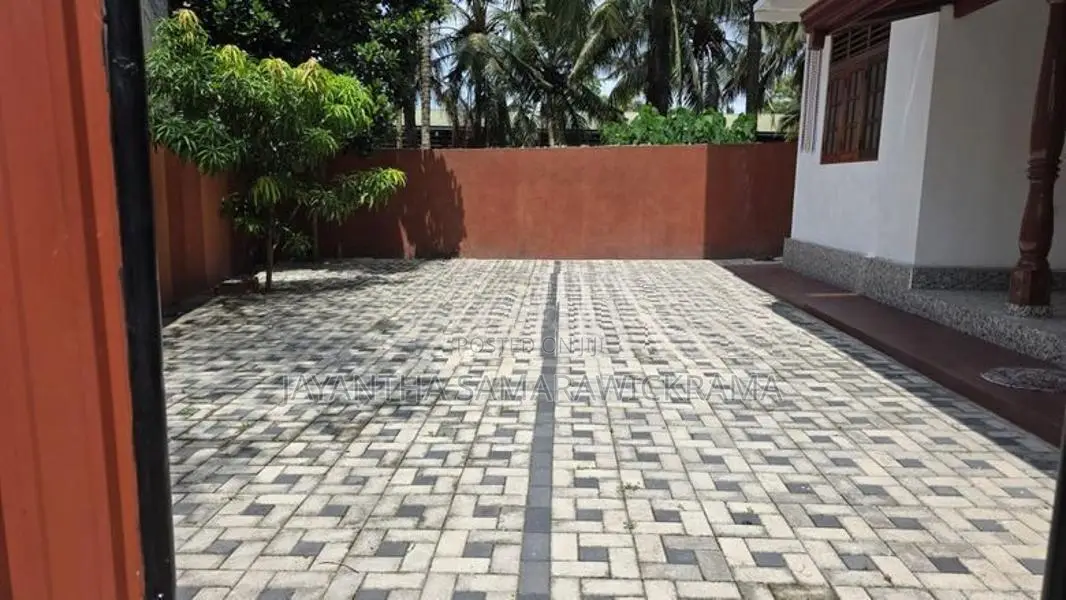 Twin House for Sale in Athurugiriya | 10 Perches 5 Bedrooms