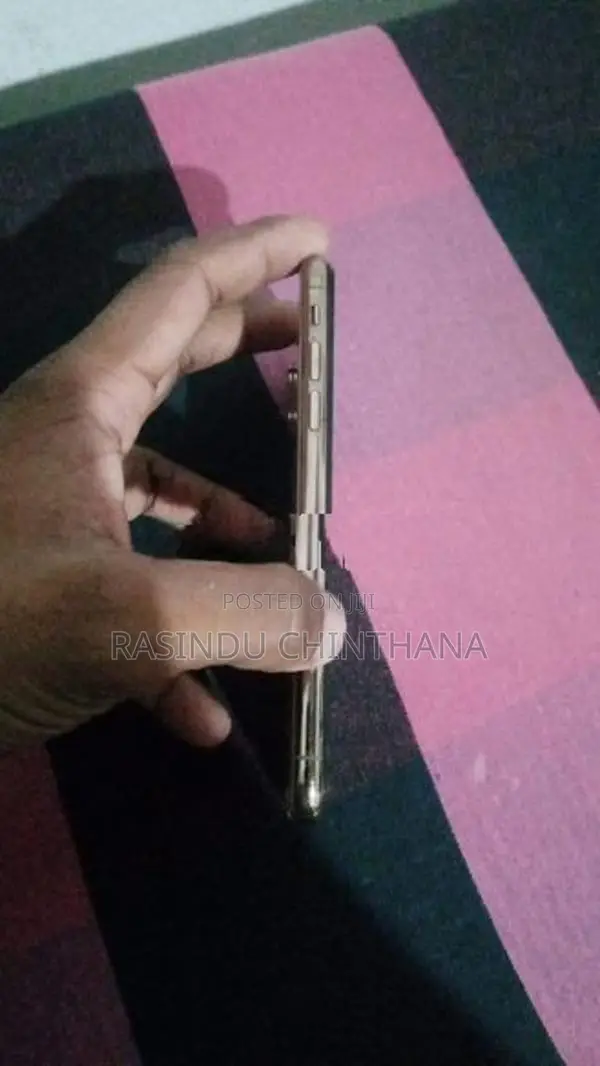 Apple iPhone XS (Used)