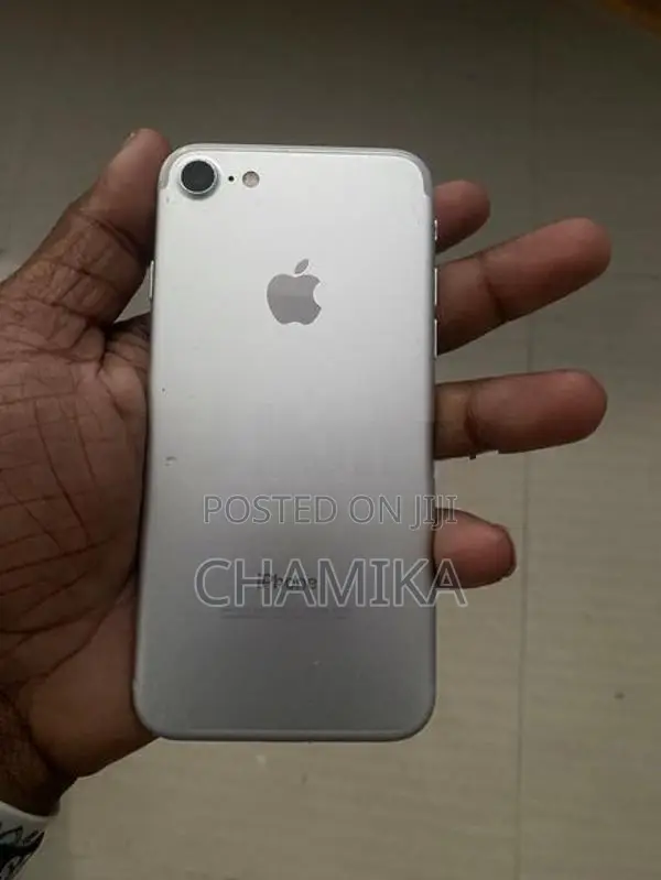 Apple iPhone 7 128GB (Used)