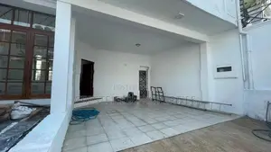 Exclusive 4 Bedroom House for Rent at Colombo 05