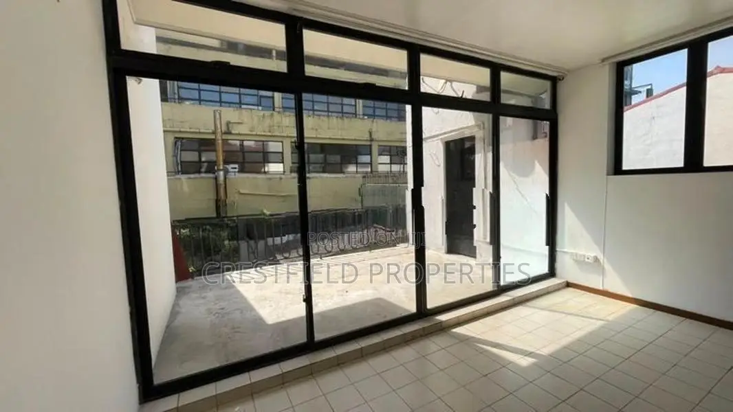 Spacious 3 Bedroom House for Rent at Colombo 07