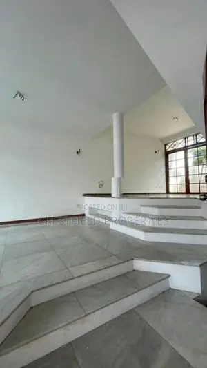 Exclusive 4 Bedroom House for Rent at Colombo 05
