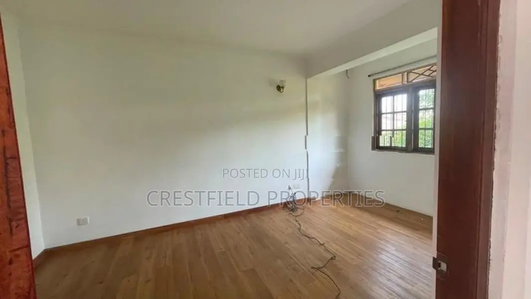Exclusive 4 Bedroom House for Rent at Colombo 05