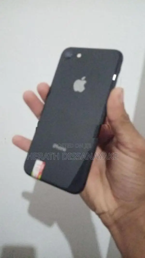 Apple iPhone 8 64GB (Used)