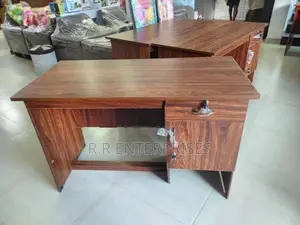 New 4*2 Ft Melamine Office Table