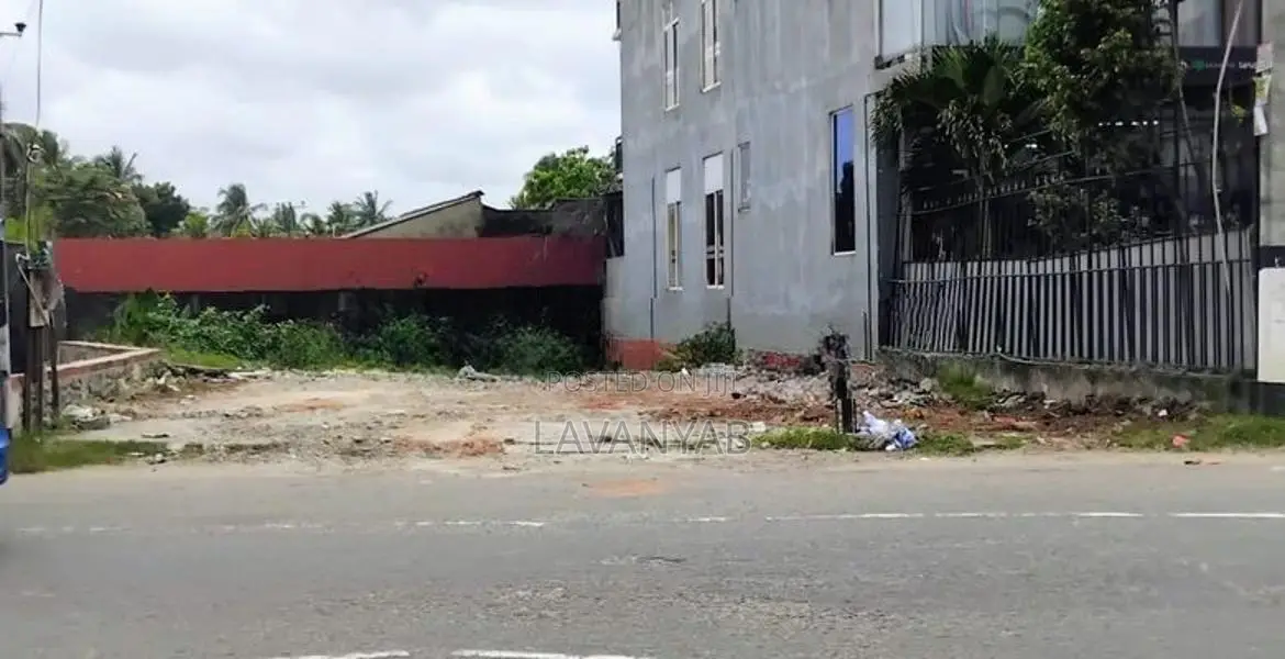 Land for Sale - Facing Colombo-Awissawella Main Road
