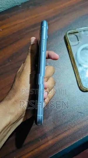 Apple iPhone 11 (Used)