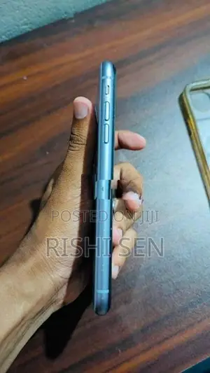Apple iPhone 11 (Used)