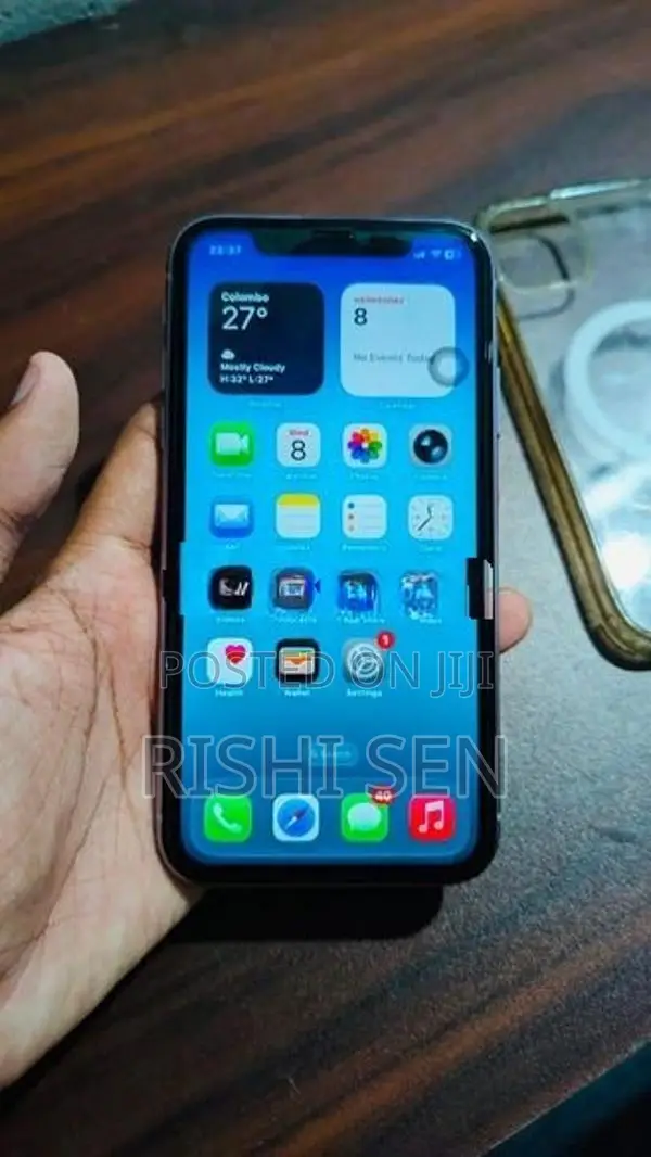 Apple iPhone 11 (Used)