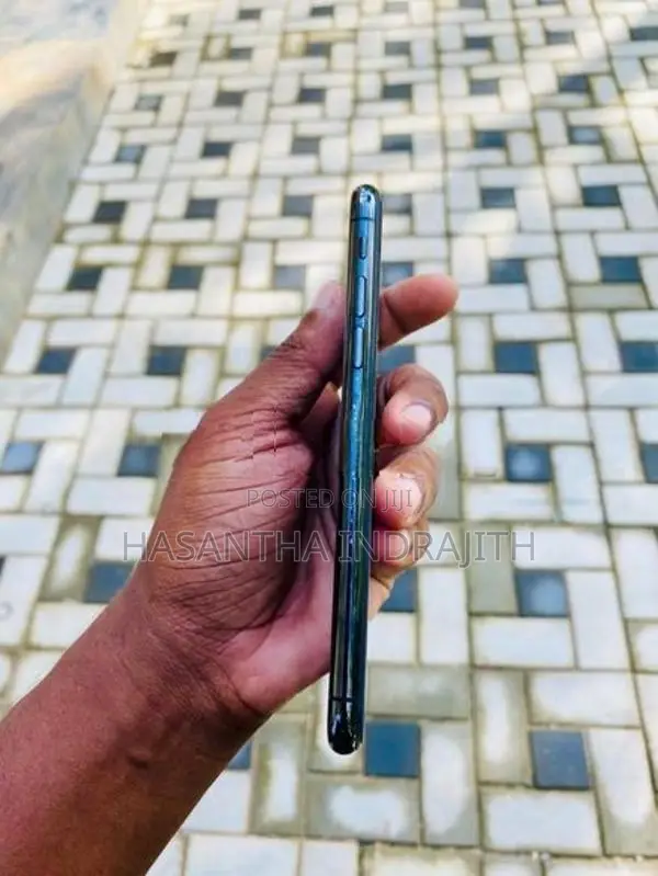 Apple iPhone XS 256GB (Used)