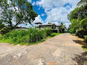 9.5 Perches Land For Sale 600m to Cargills Athurugiriya