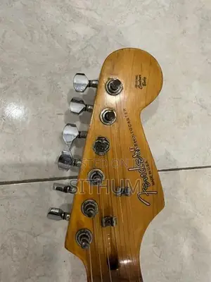 Guitar Fender Stratocaster California Series (Corona, California).