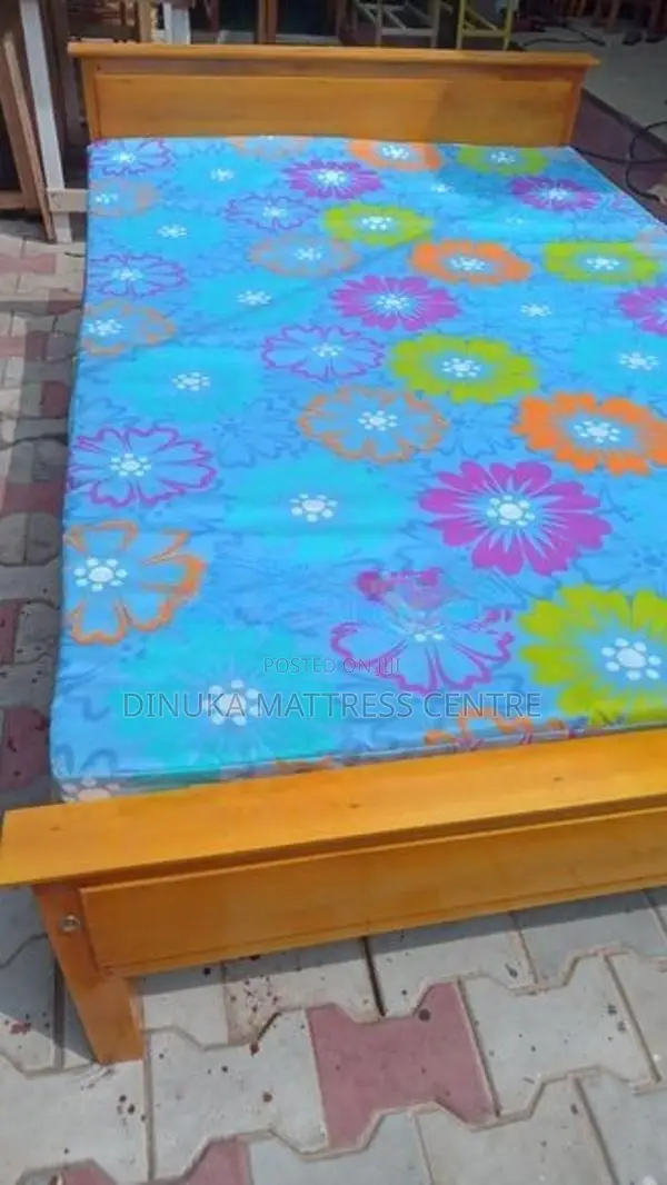 6ft ×5ft Bed with Mattress