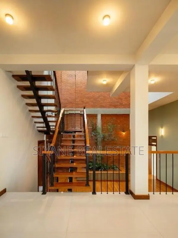 Luxury Mondan House Sale in Battaramulla