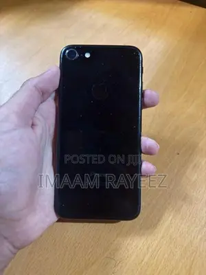Apple iPhone 7 128GB (Used)