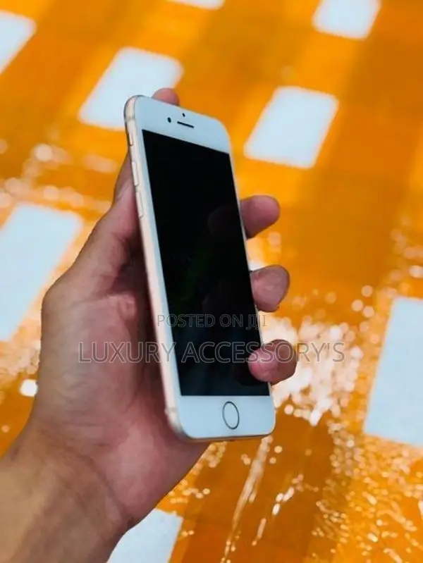 Apple iPhone 8 (Used)