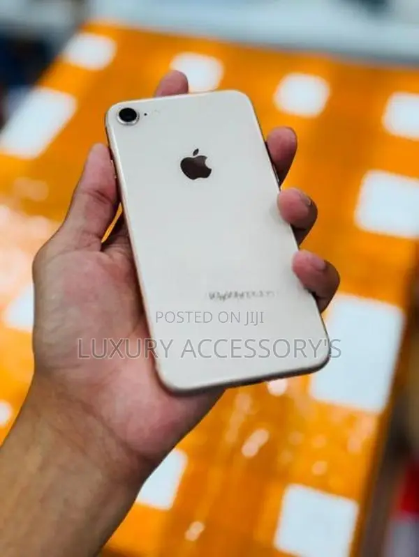 Apple iPhone 8 (Used)