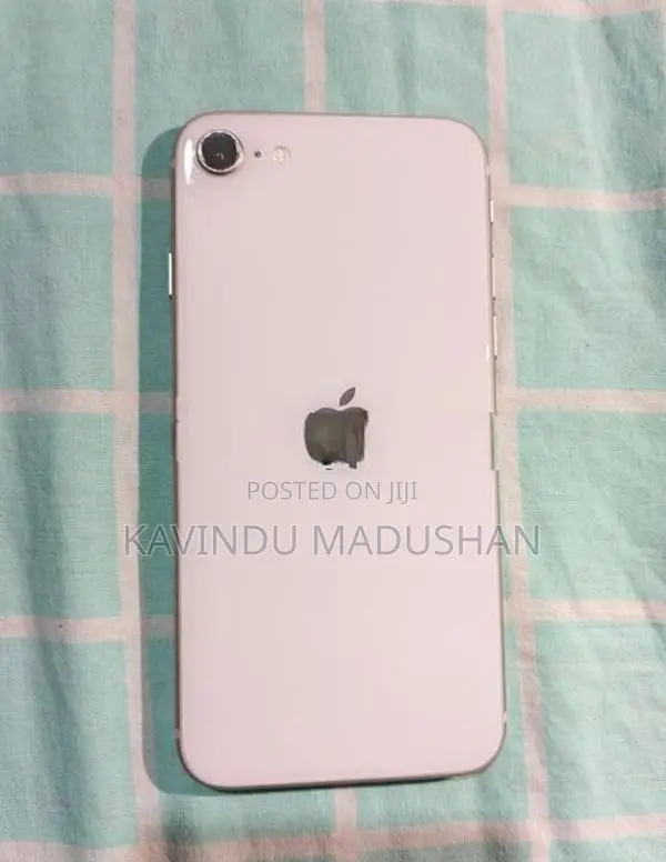 Apple iPhone SE 2 Starlight (Used)