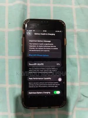 Apple iPhone SE 2 Starlight (Used)
