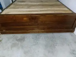 6×7 තේක්ක ලී ඇදක්