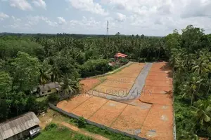 දෙල්ගහකන්ද හංදිය වටිනා බිම් කොටස්