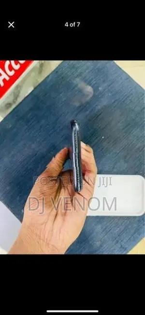 Apple iPhone XR black (Used)
